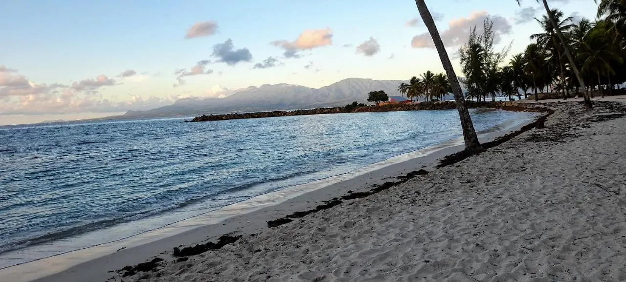 Appartement Studio pieds dans l'eau à Le Gosier