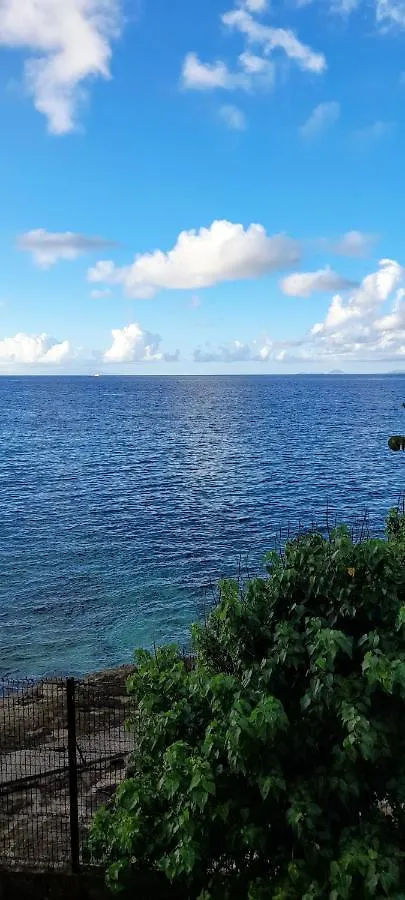 Appartement Studio pieds dans l'eau à Le Gosier   Le Gosier (Grande-Terre)