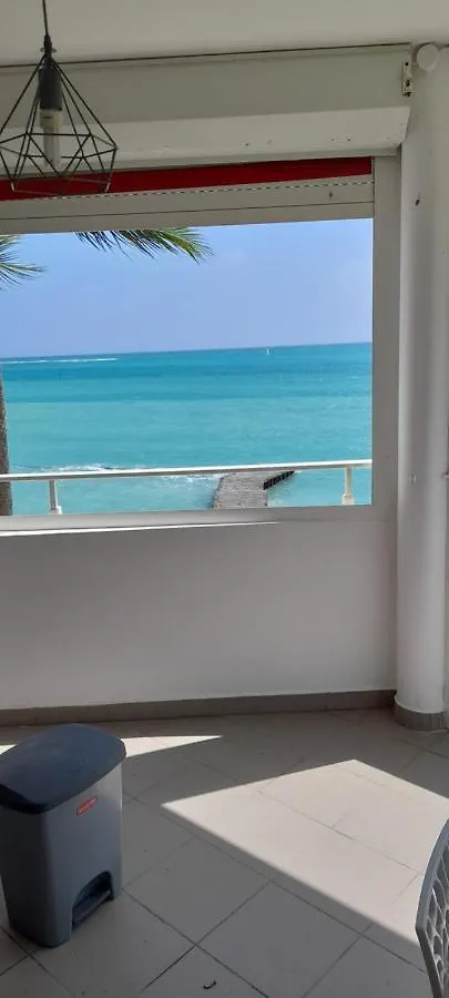Appartement Studio pieds dans l'eau à Le Gosier  Guadeloupe
