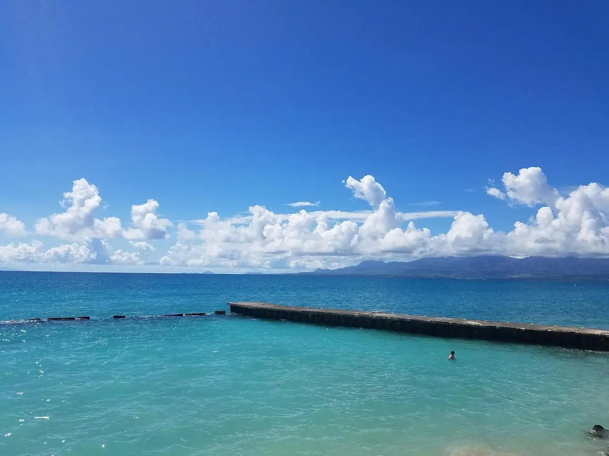Appartement Studio pieds dans l'eau à Le Gosier