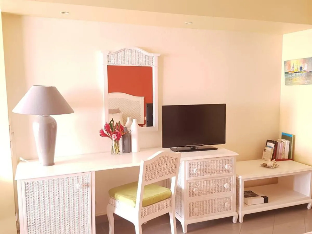 Studio Pieds Dans L'Eau Apartment Le Gosier
